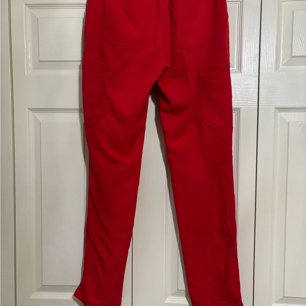 Figs Women’s Pop Red Yola Skinny Scrub Pant in size Small - Picture 2 of 10